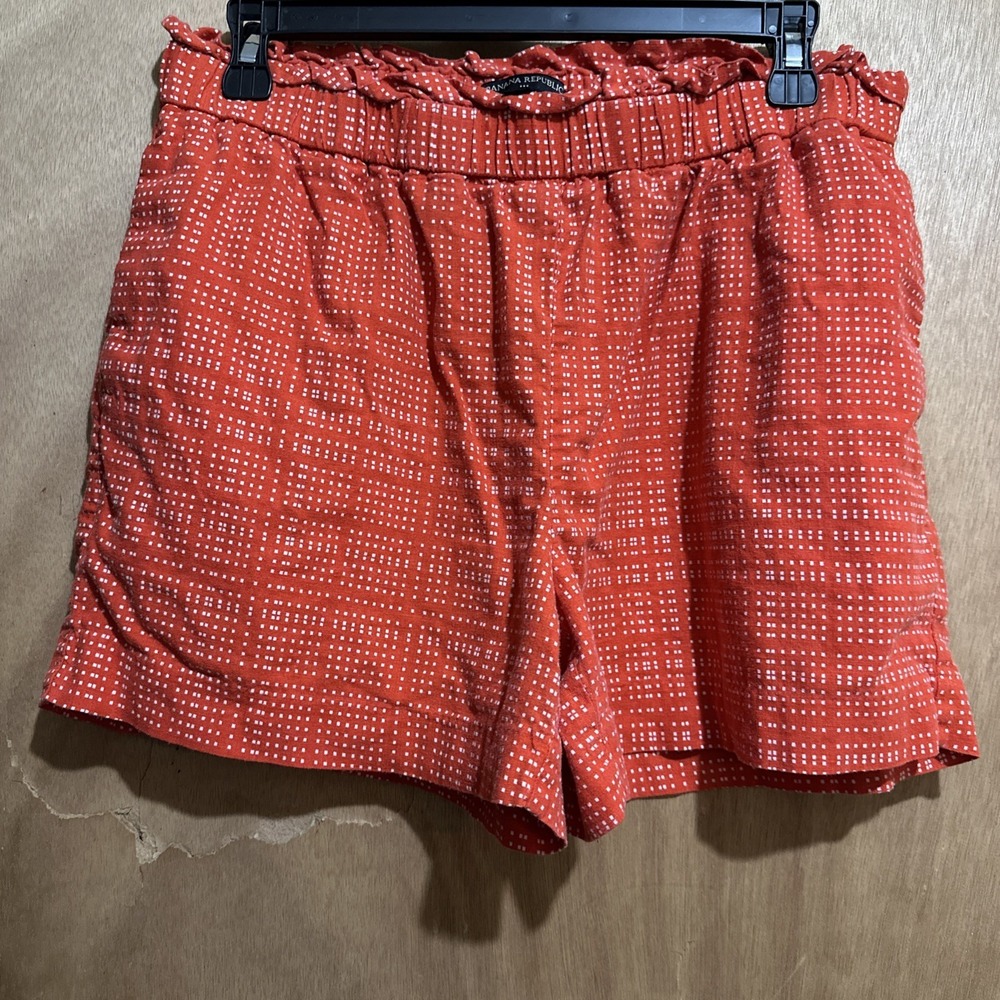 Banana Republic Factory Women's Medium Red Geometric 4" Inseam Shorts Paper Bag